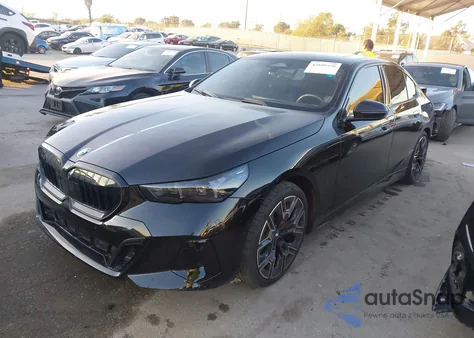 2024 BMW 530I z USA, uszkodzony, nr VIN WBA43FJ04RCR86068